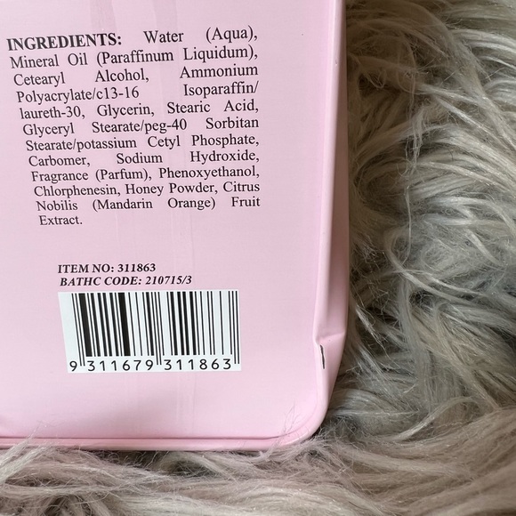 NIB Skin Nourishing Set - Picture 4 of 5